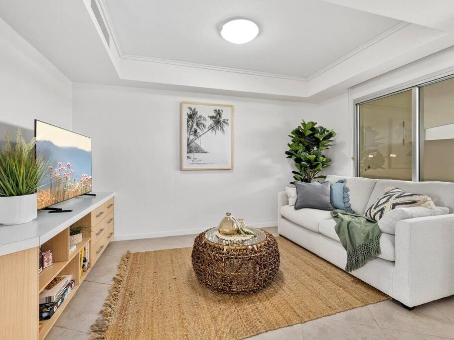 Sensational Ocean View 2 Bedroom Apartment Maroochydore Extérieur photo